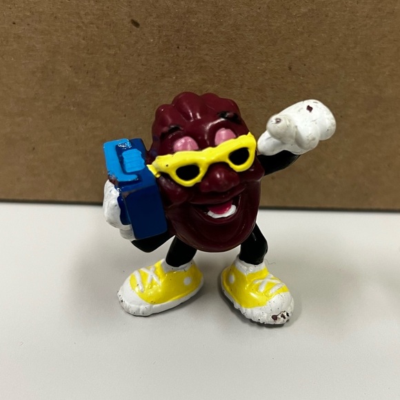 Vintage 1988 Calrab Applause California Raisins Boombox Radio 2" Mini Figure - Picture 1 of 5